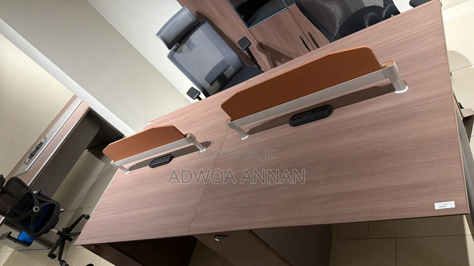 4 Seater Workstation Table