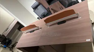 4 Seater Workstation Table