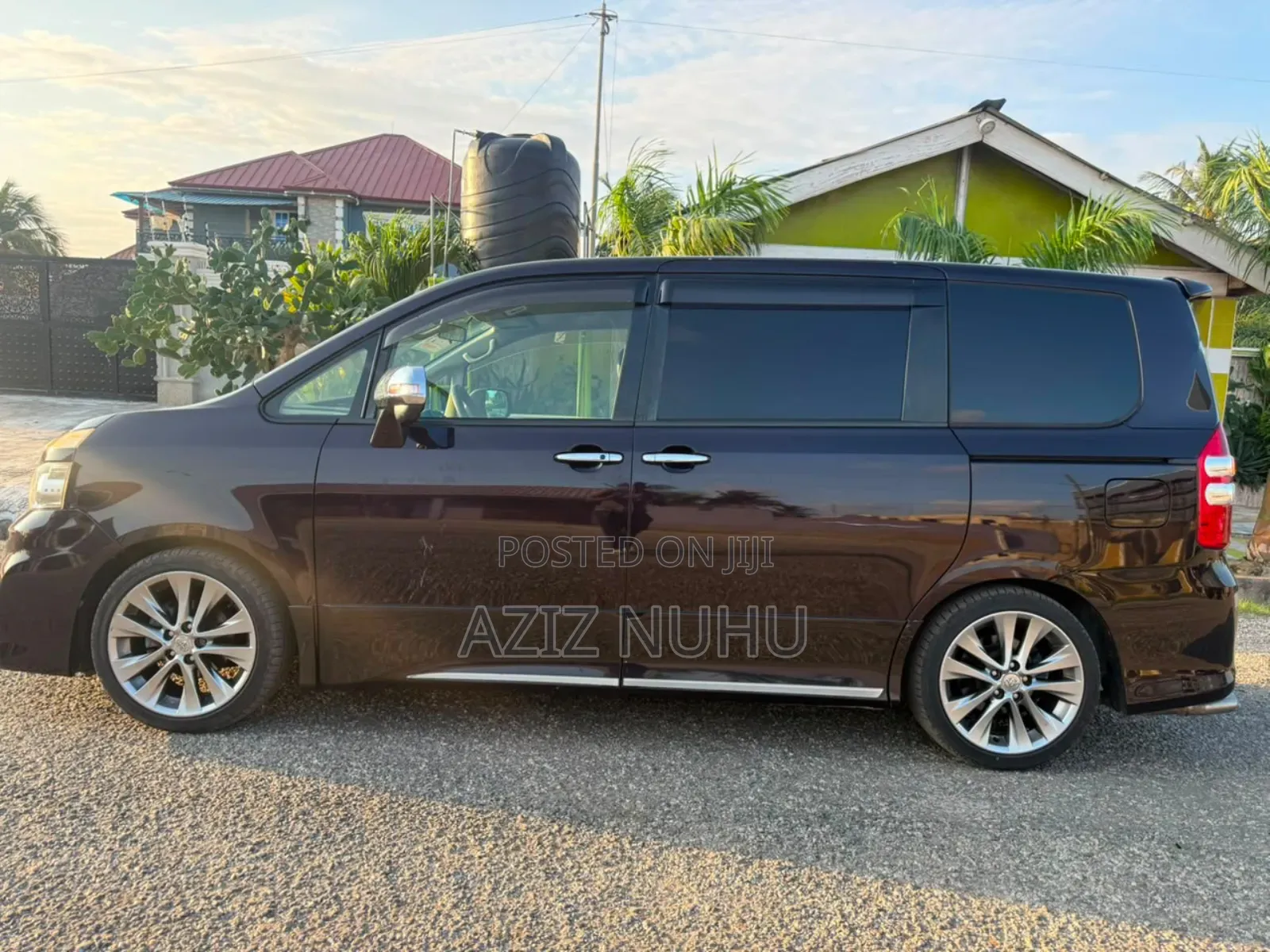 Toyota Voxy V 2WD 8-Seater 2012 Brown