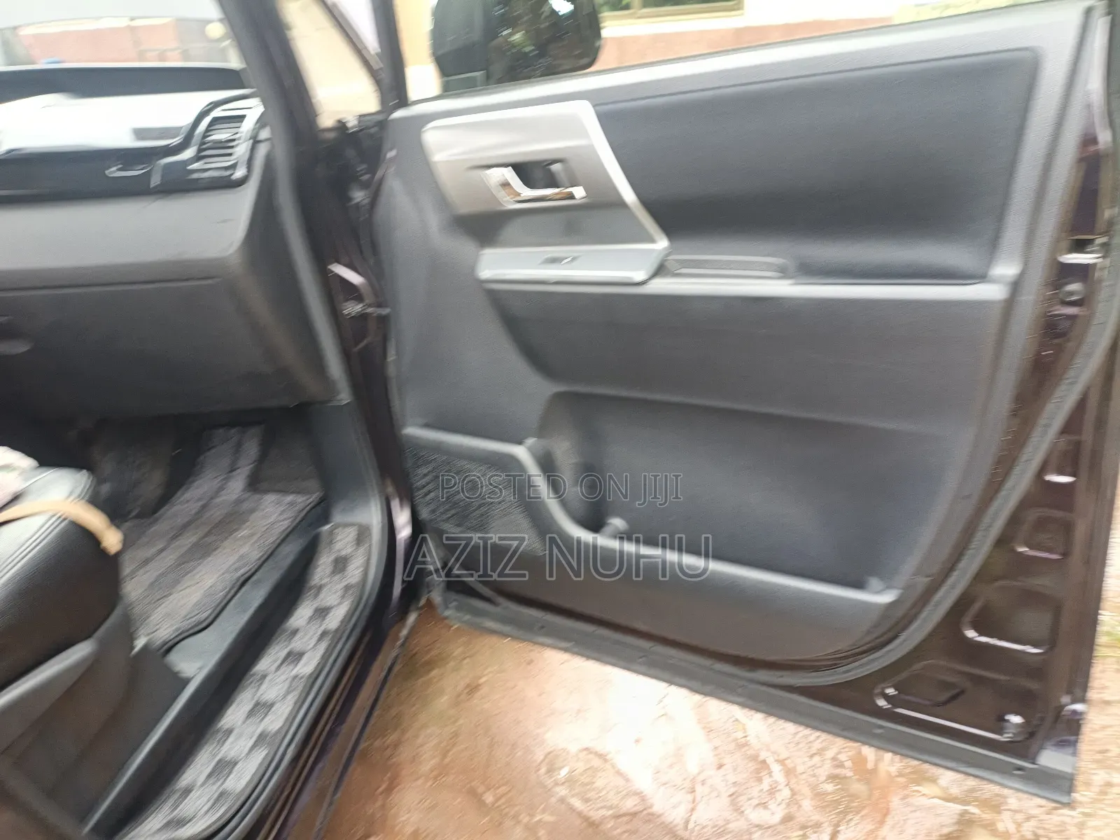 Toyota Voxy V 2WD 8-Seater 2012 Brown