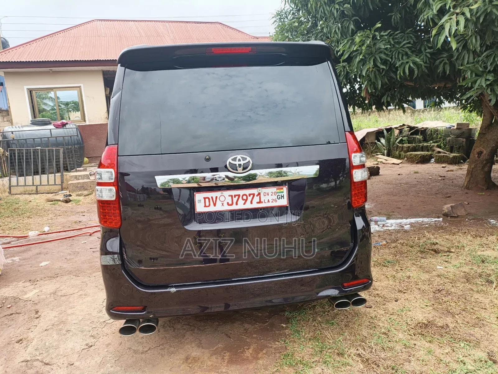Toyota Voxy V 2WD 8-Seater 2012 Brown