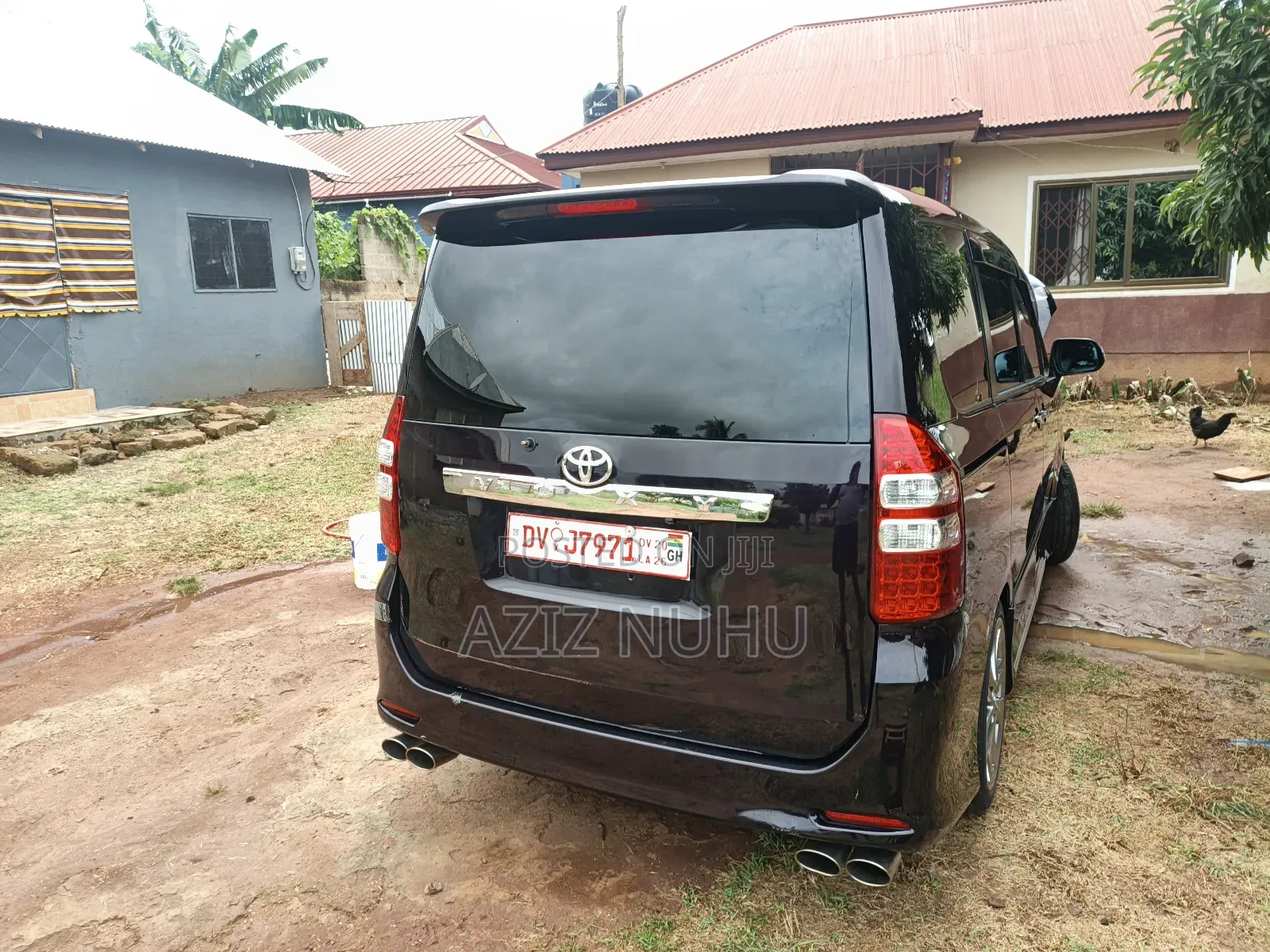 Toyota Voxy V 2WD 8-Seater 2012 Brown