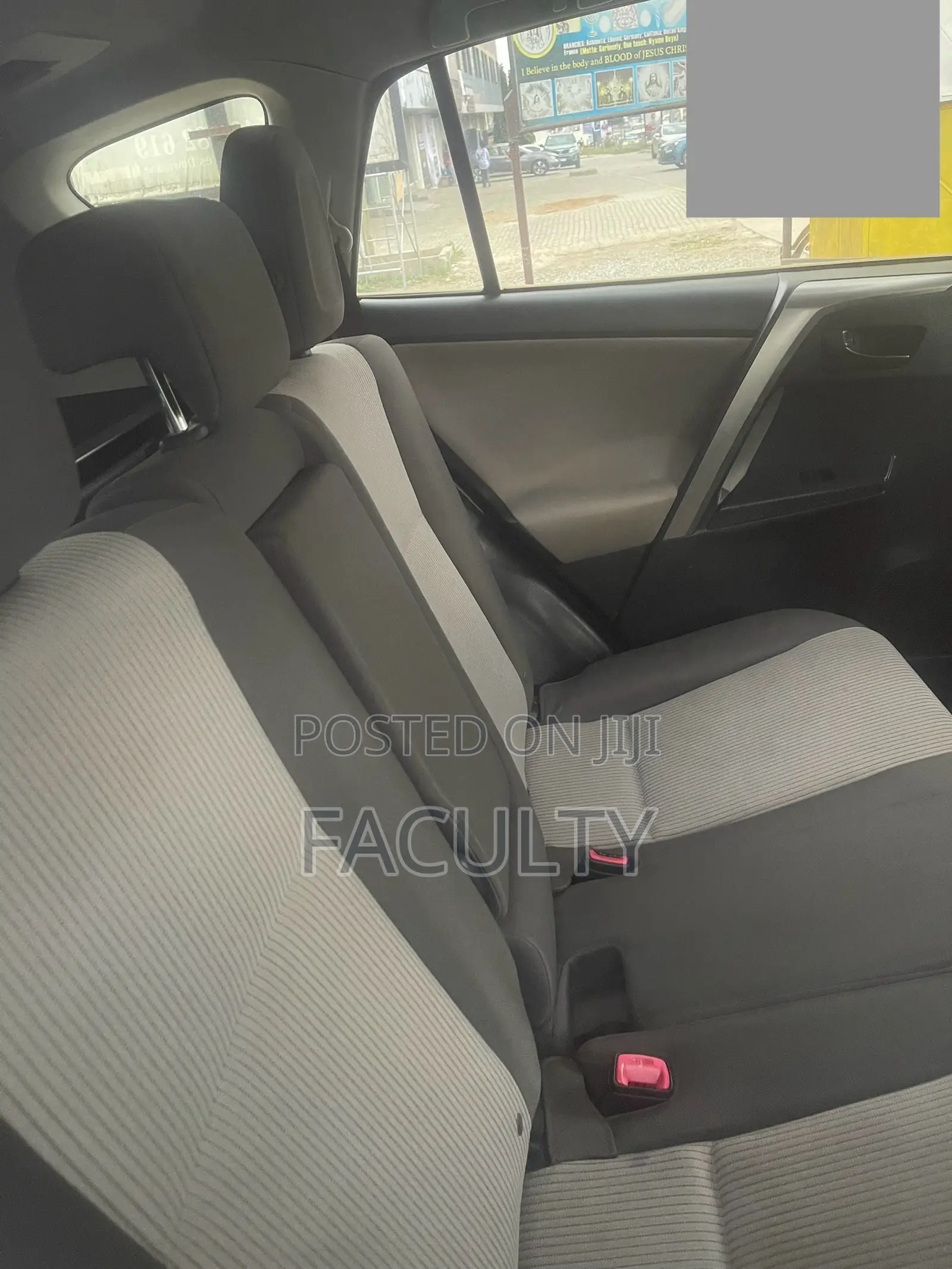 Toyota RAV4 LE 4dr SUV (2.5L 4cyl 6A) 2015 Gray