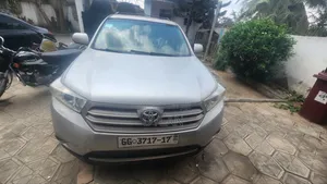 Toyota Highlander 3.5L 4WD 2013 Silver