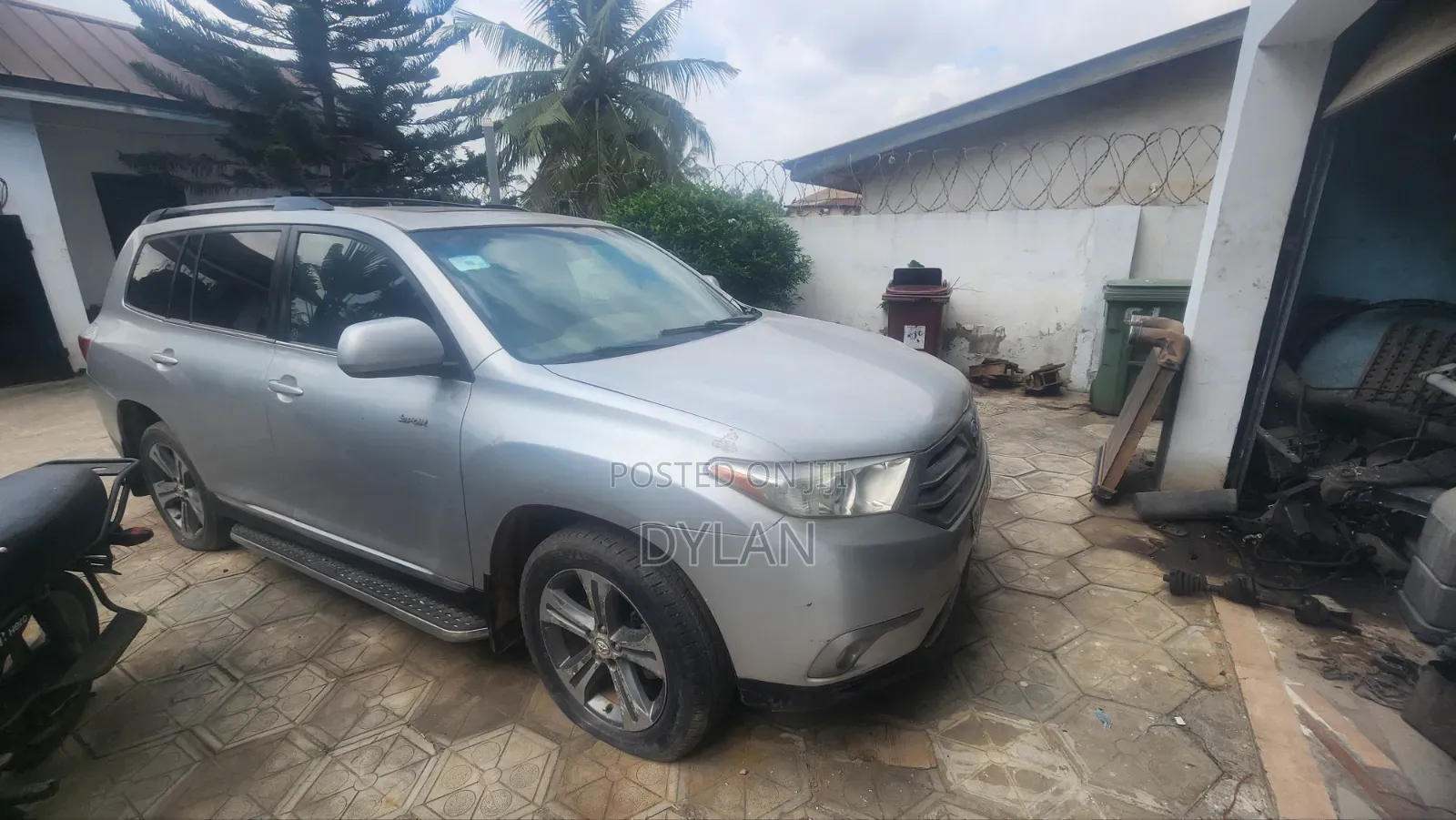 Toyota Highlander 3.5L 4WD 2013 Silver