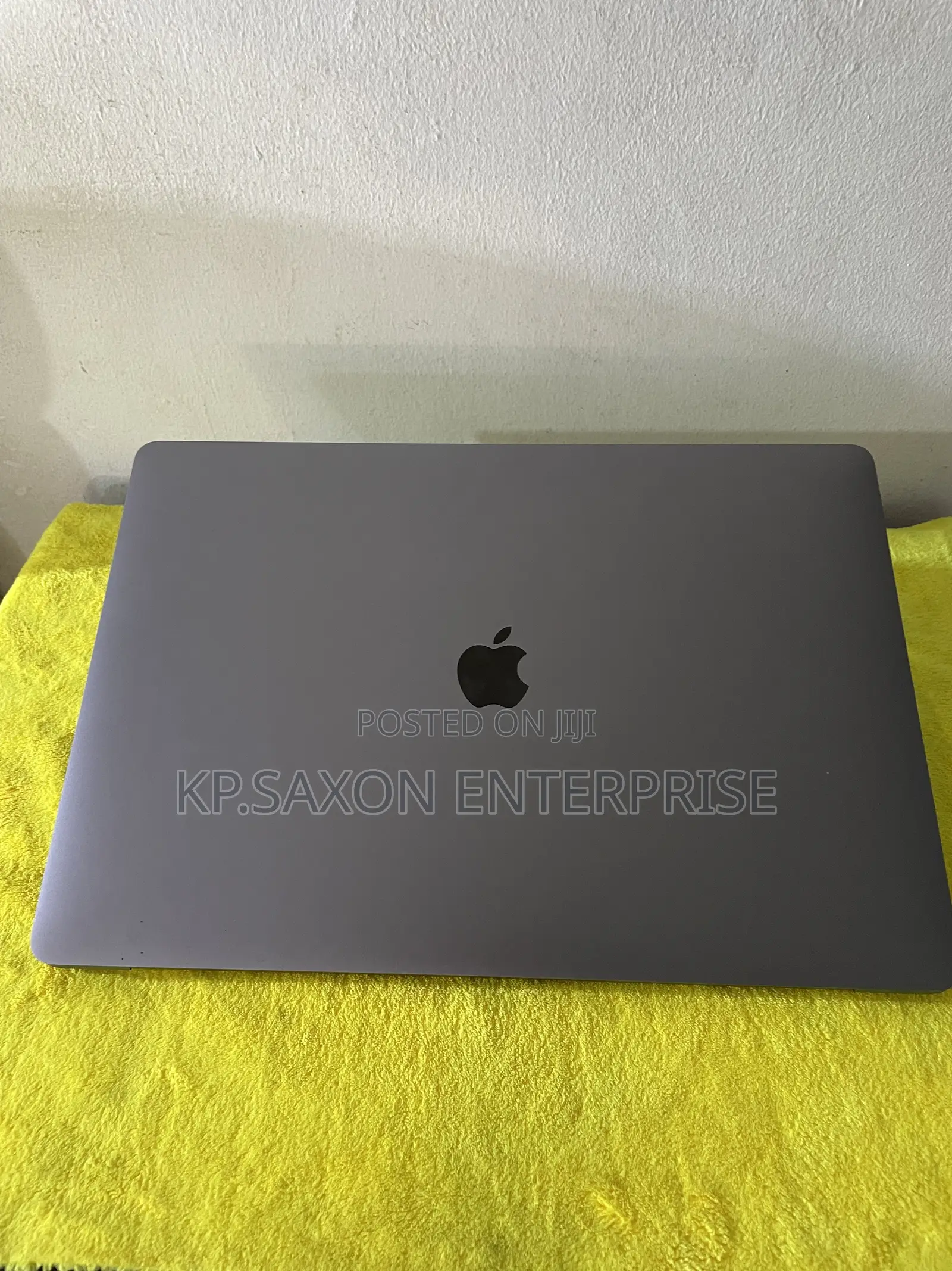 New Laptop Apple MacBook Pro 2019 16GB Intel Core i9 SSD 1T