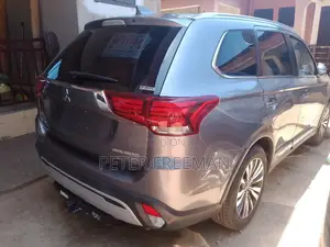 Mitsubishi Outlander SEL AWC 2019 Gray