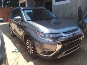 Mitsubishi Outlander SEL AWC 2019 Gray