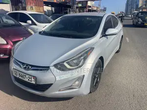 Hyundai Elantra Limited 4dr Sedan (1.8L 4cyl 6A) 2015 Silver