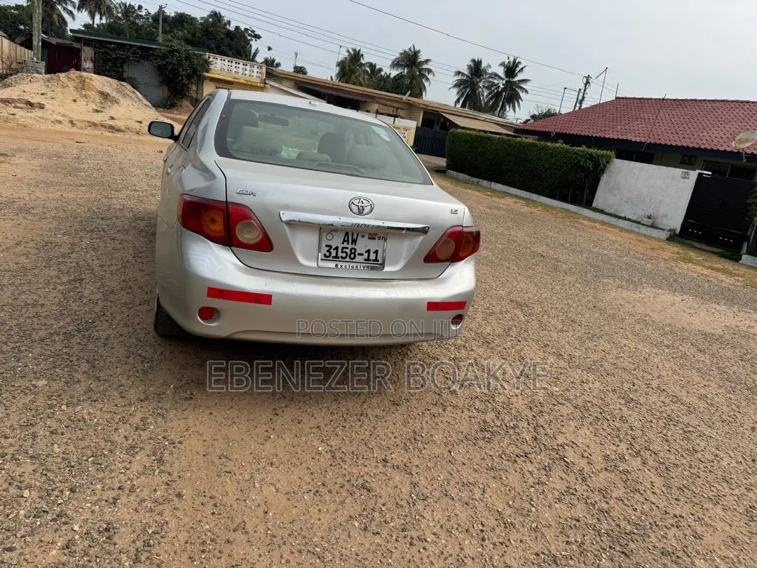 Toyota Corolla 2010 Silver
