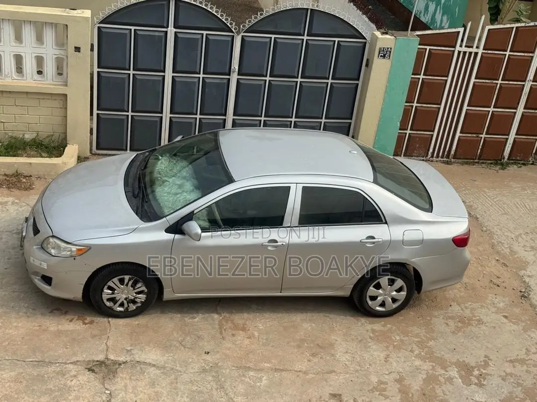 Toyota Corolla 2010 Silver