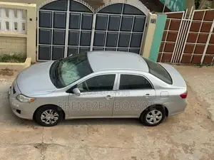 Toyota Corolla 2010 Silver