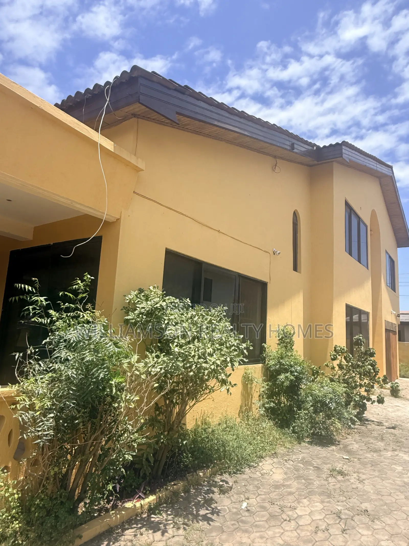 5bdrm House in Community 18 Area, Spintex for rent