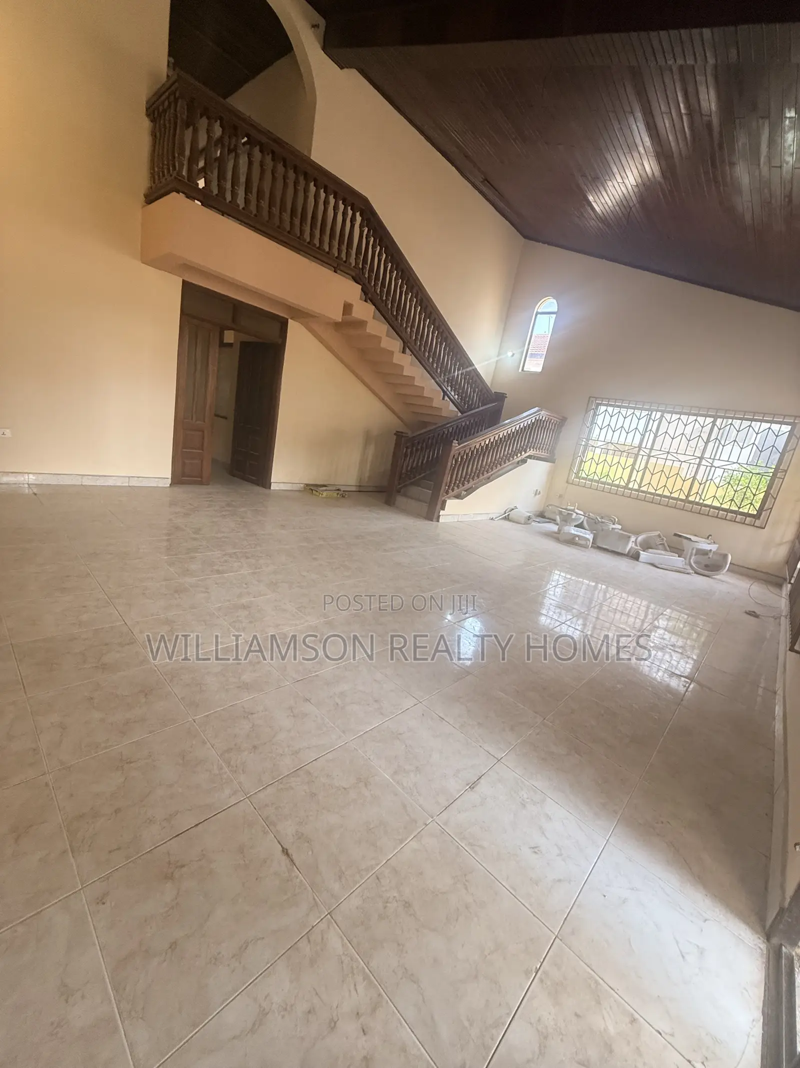 5bdrm House in Community 18 Area, Spintex for rent