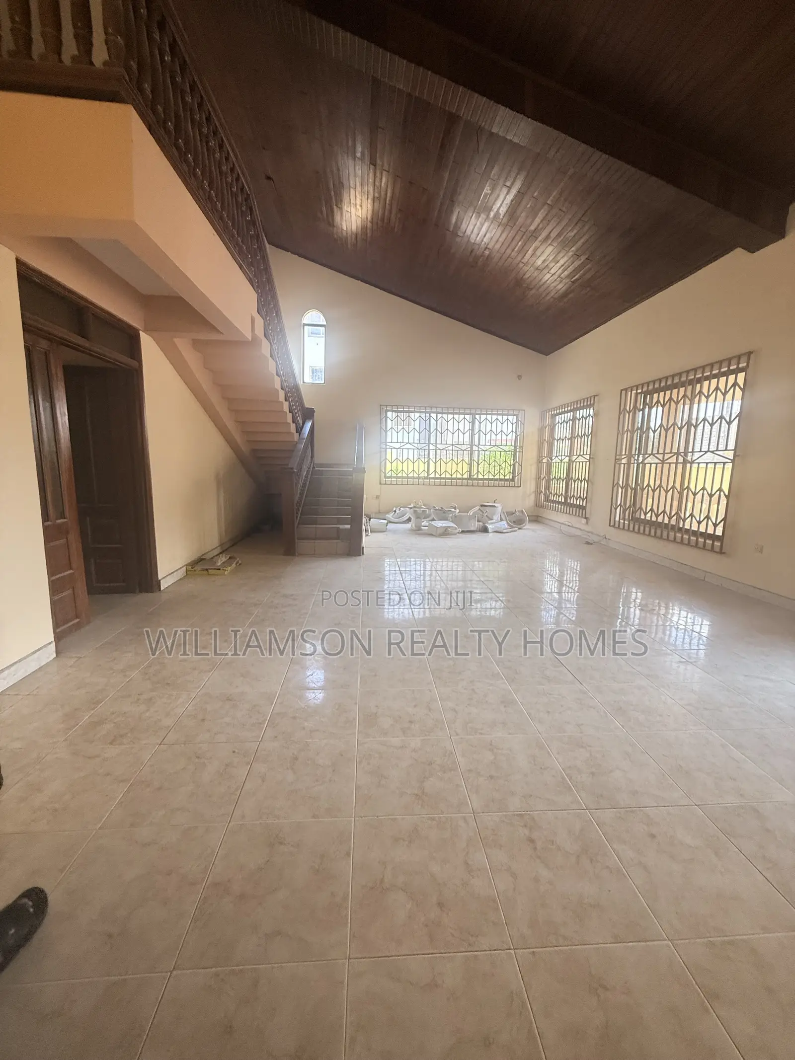 5bdrm House in Community 18 Area, Spintex for rent