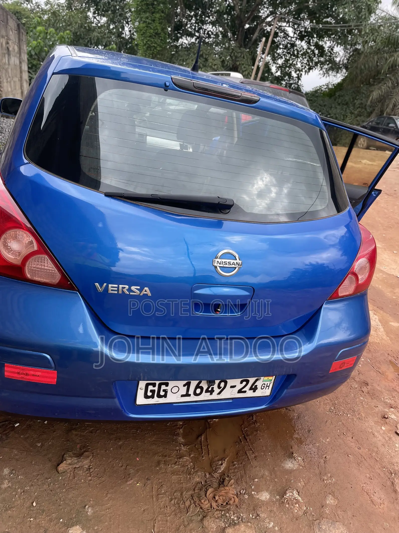 Nissan Tiida 2011 Blue