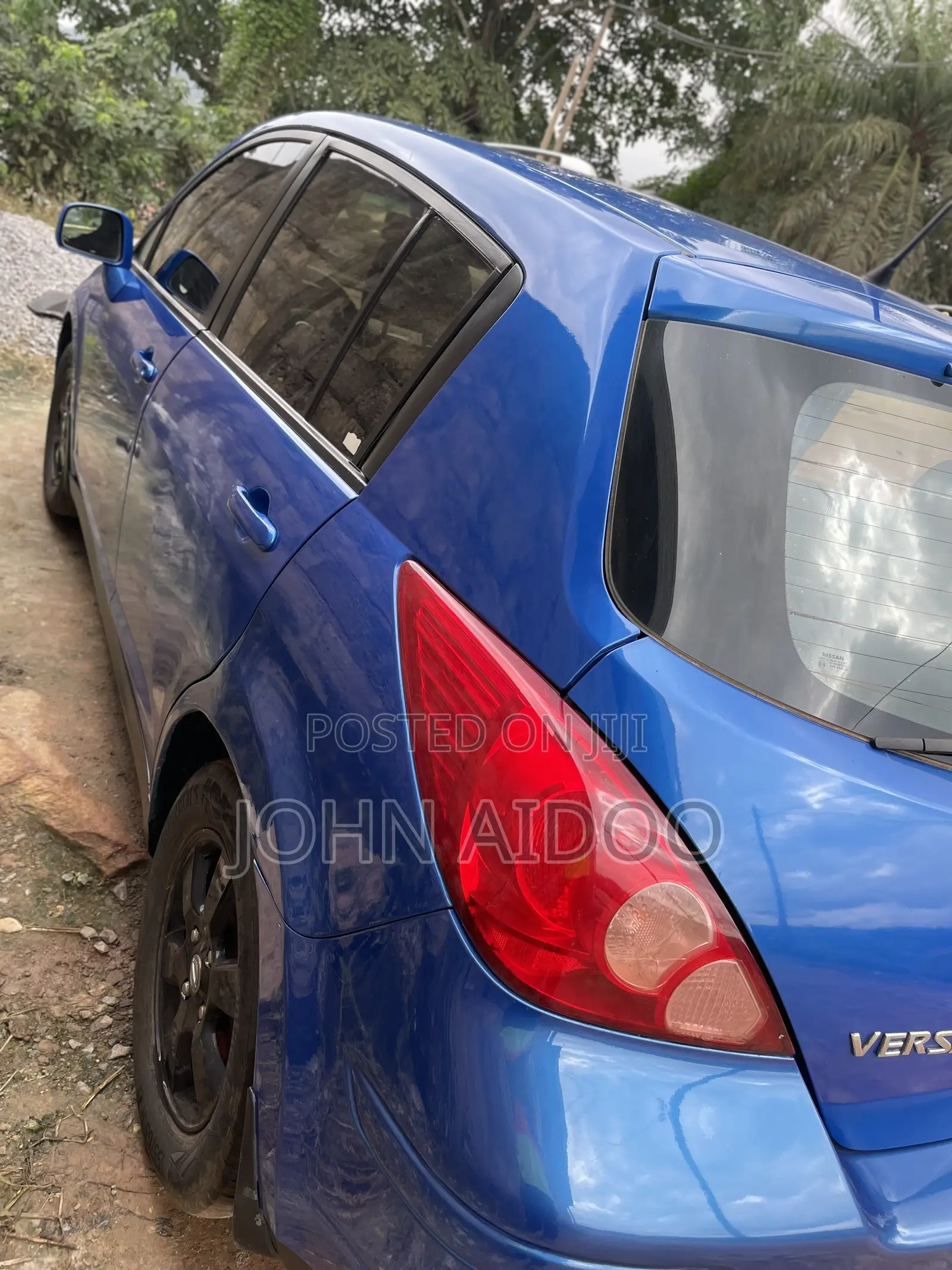 Nissan Tiida 2011 Blue