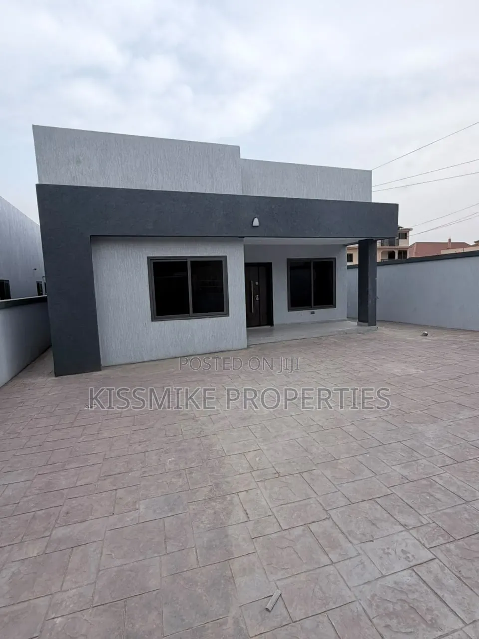 3bdrm House in Kismike Investment, Accra Metropolitan for sale