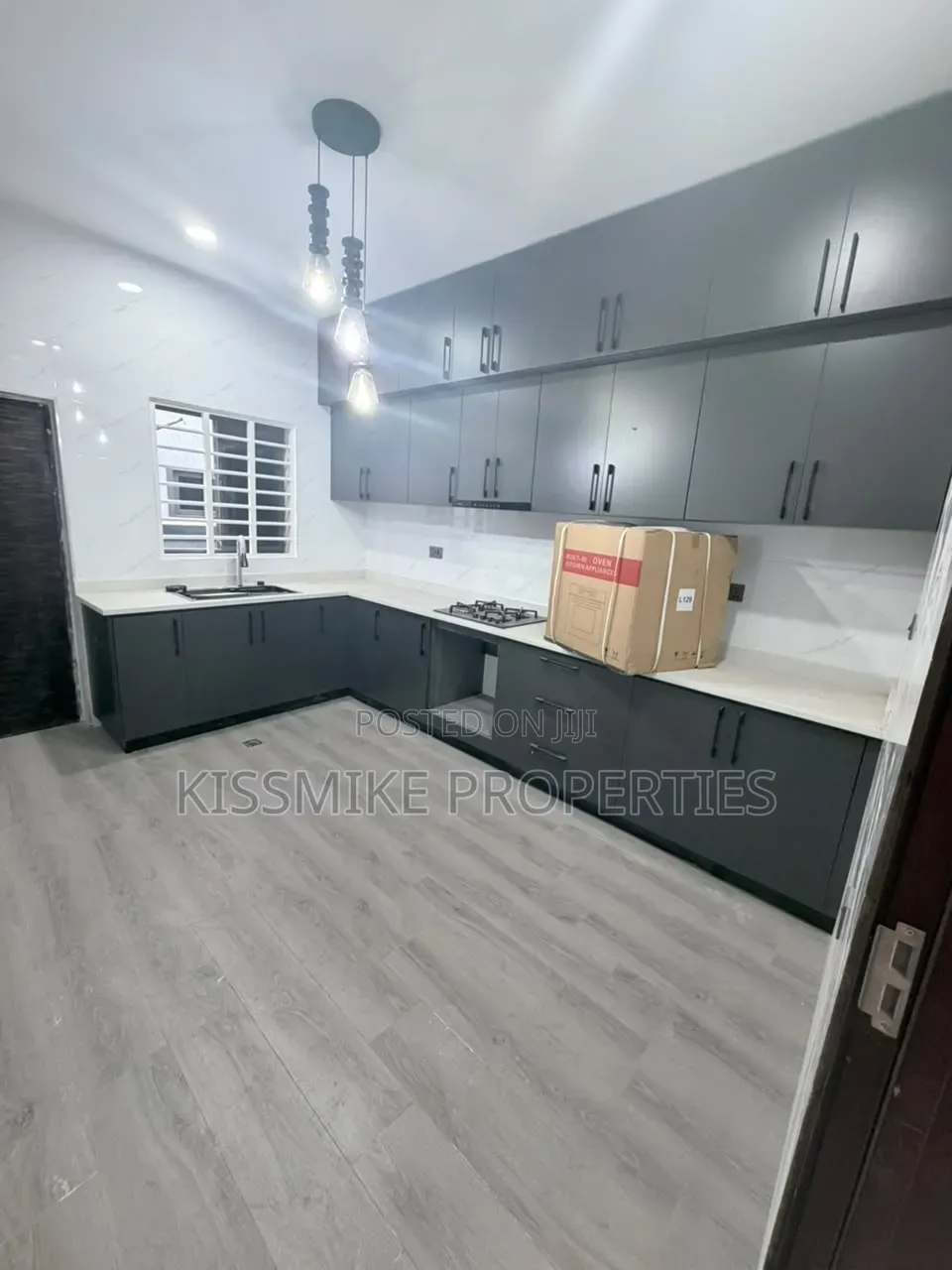 3bdrm House in Kismike Investment, Accra Metropolitan for sale