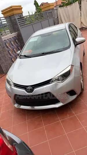 Toyota Corolla LE 4dr Sedan (1.8L 4cyl CVT) 2014 Silver