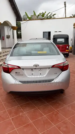 Toyota Corolla LE 4dr Sedan (1.8L 4cyl CVT) 2014 Silver