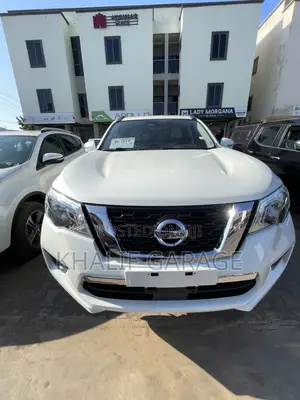 Nissan Pathfinder 2025 White