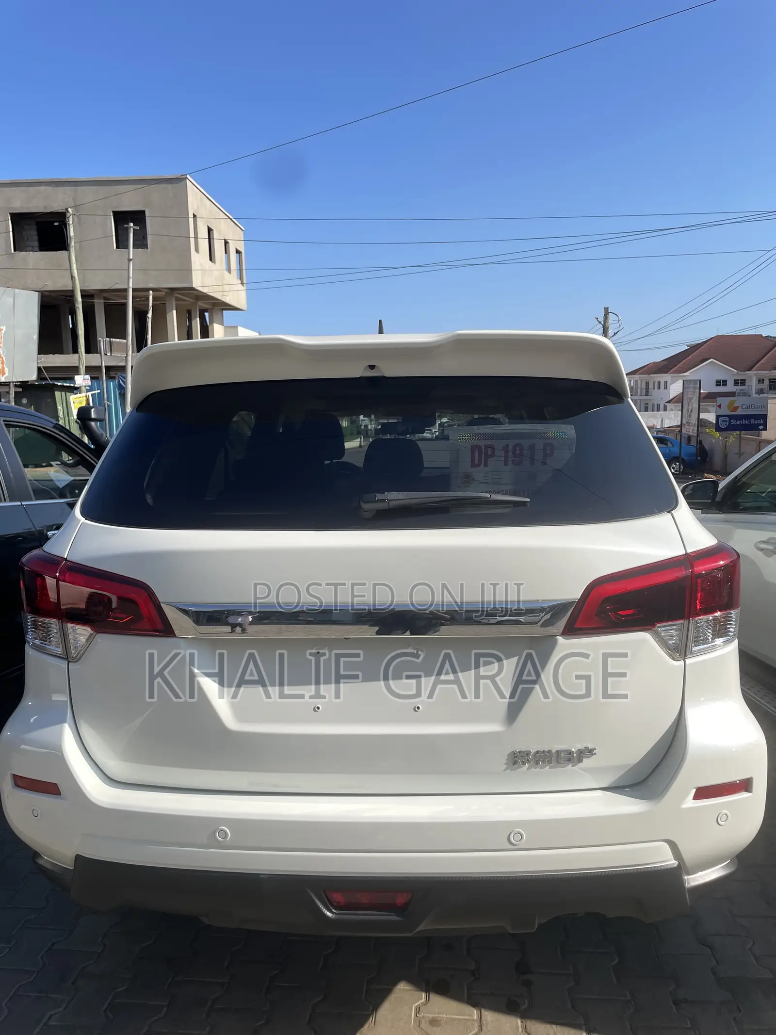 Nissan Pathfinder 2025 White