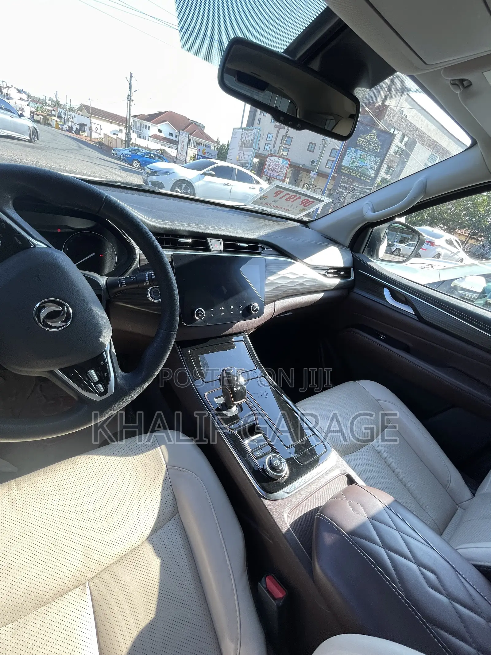 Nissan Pathfinder 2025 White