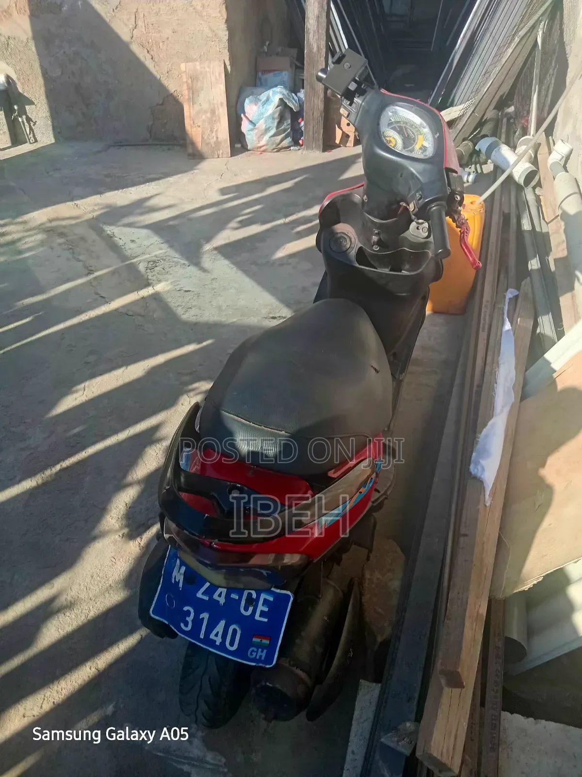 Suzuki Access 125 2012 Red