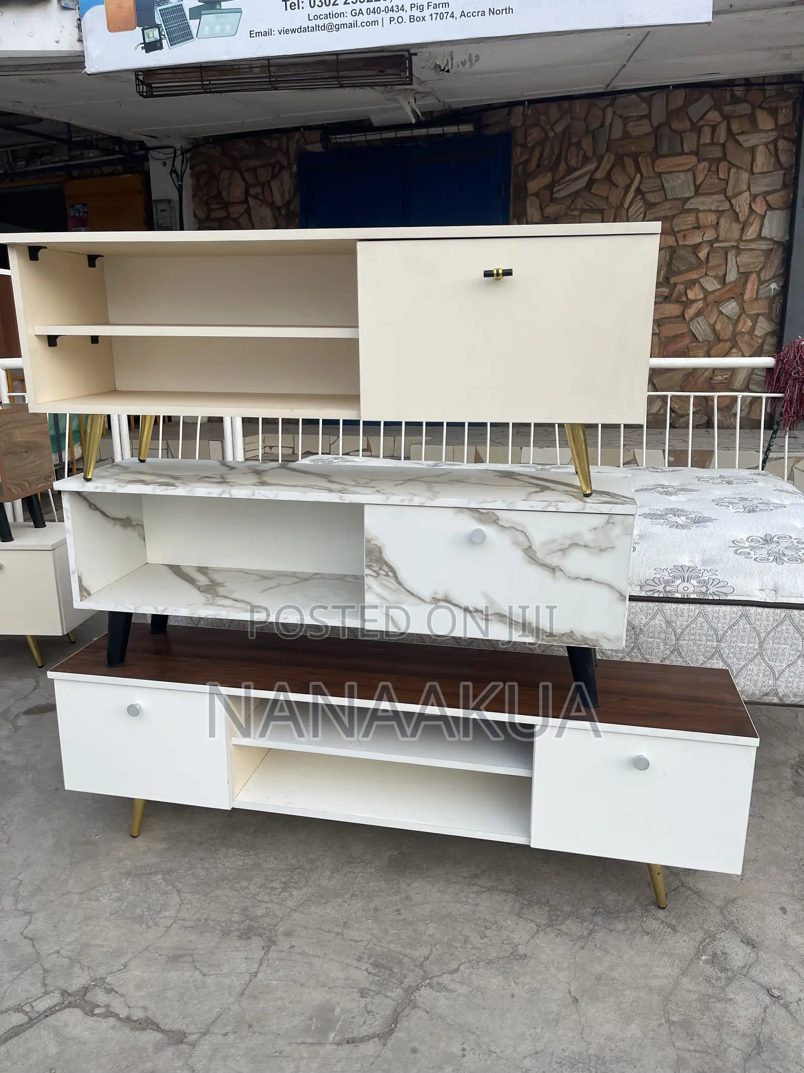 4 Feet TV Stand /Unit
