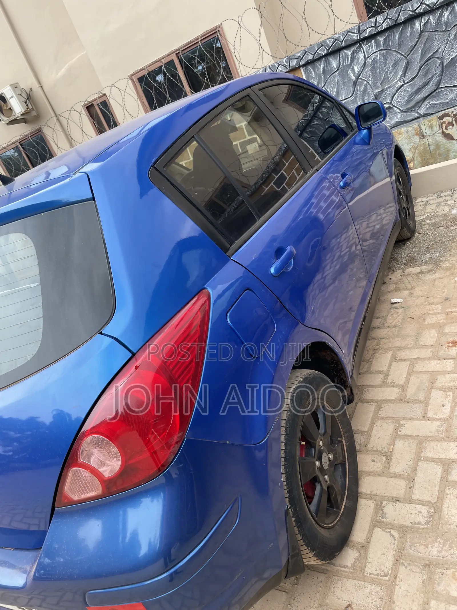 Nissan Tiida 2011 Blue