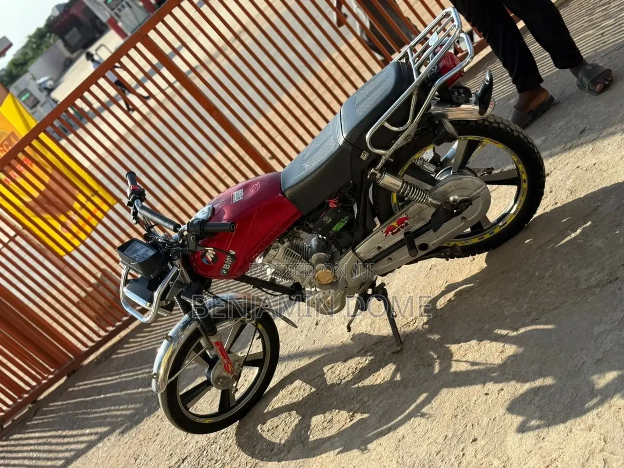Royal RY125 2025 Red