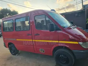 Mercedes-Benz Sprinter 2025 Red