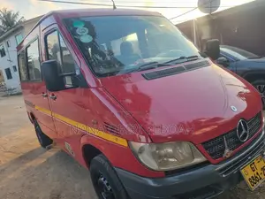 Mercedes-Benz Sprinter 2025 Red