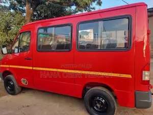 Mercedes-Benz Sprinter 2025 Red
