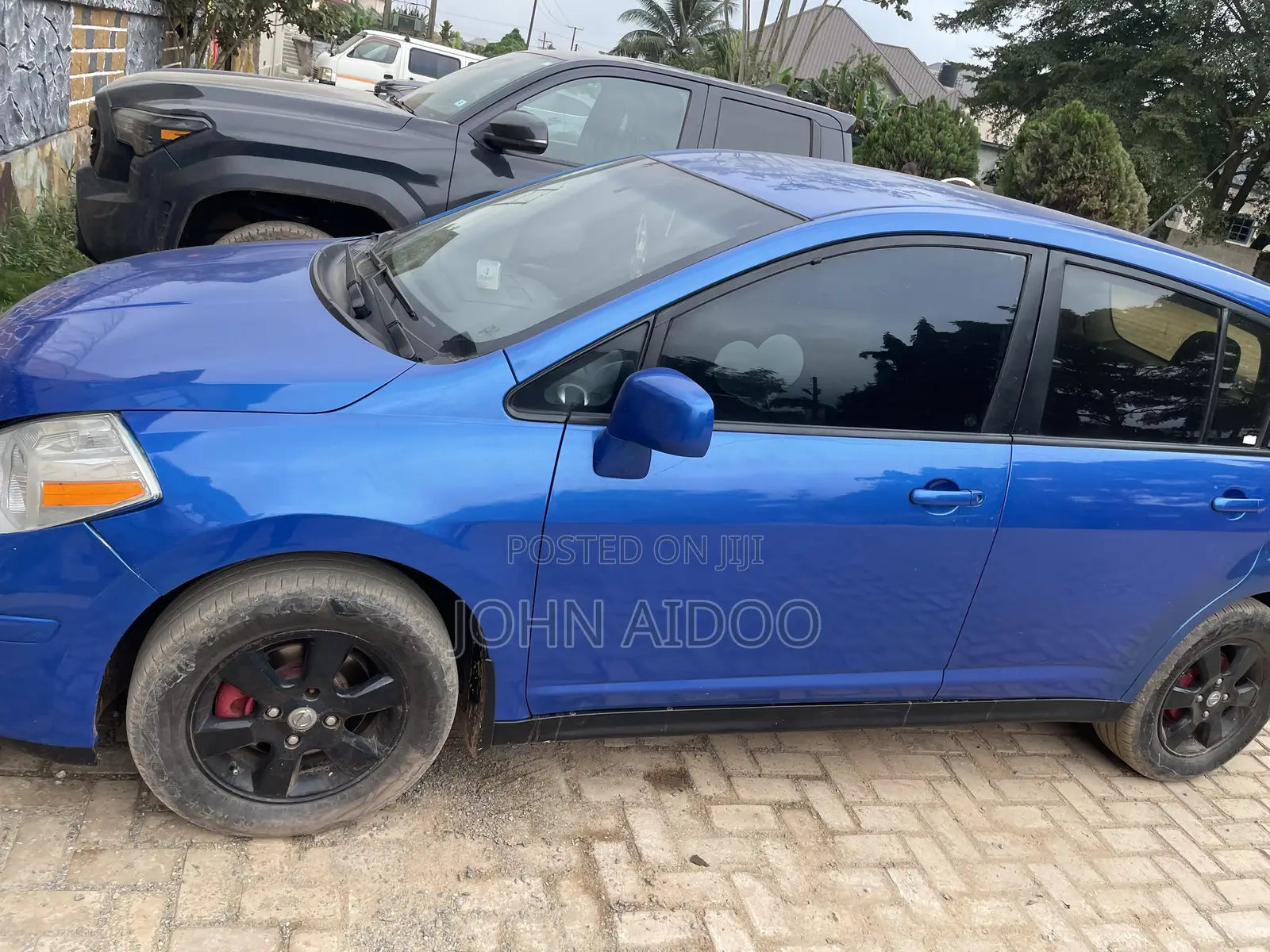 Nissan Tiida 2011 Blue