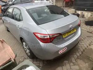 Toyota Corolla 2017 Silver