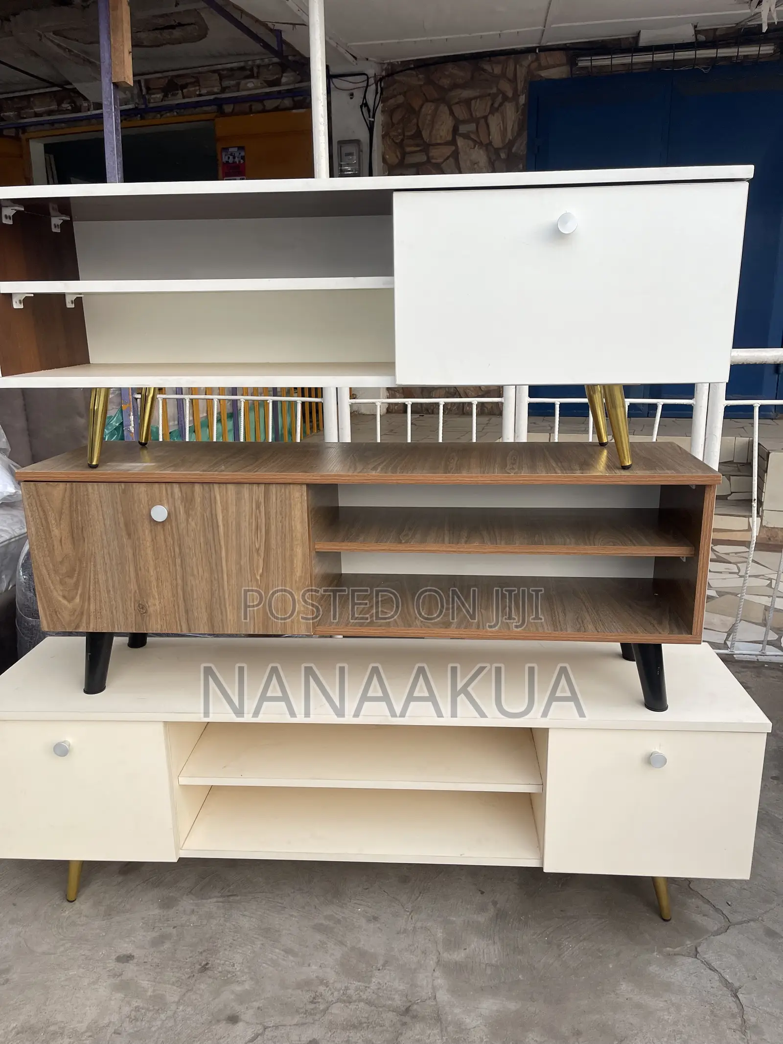 4 Feet TV Stand/Unit