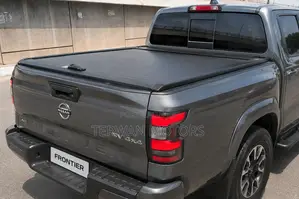 New Retractable Pickup Truck Bed Cover for Nissan Navara / Frontier