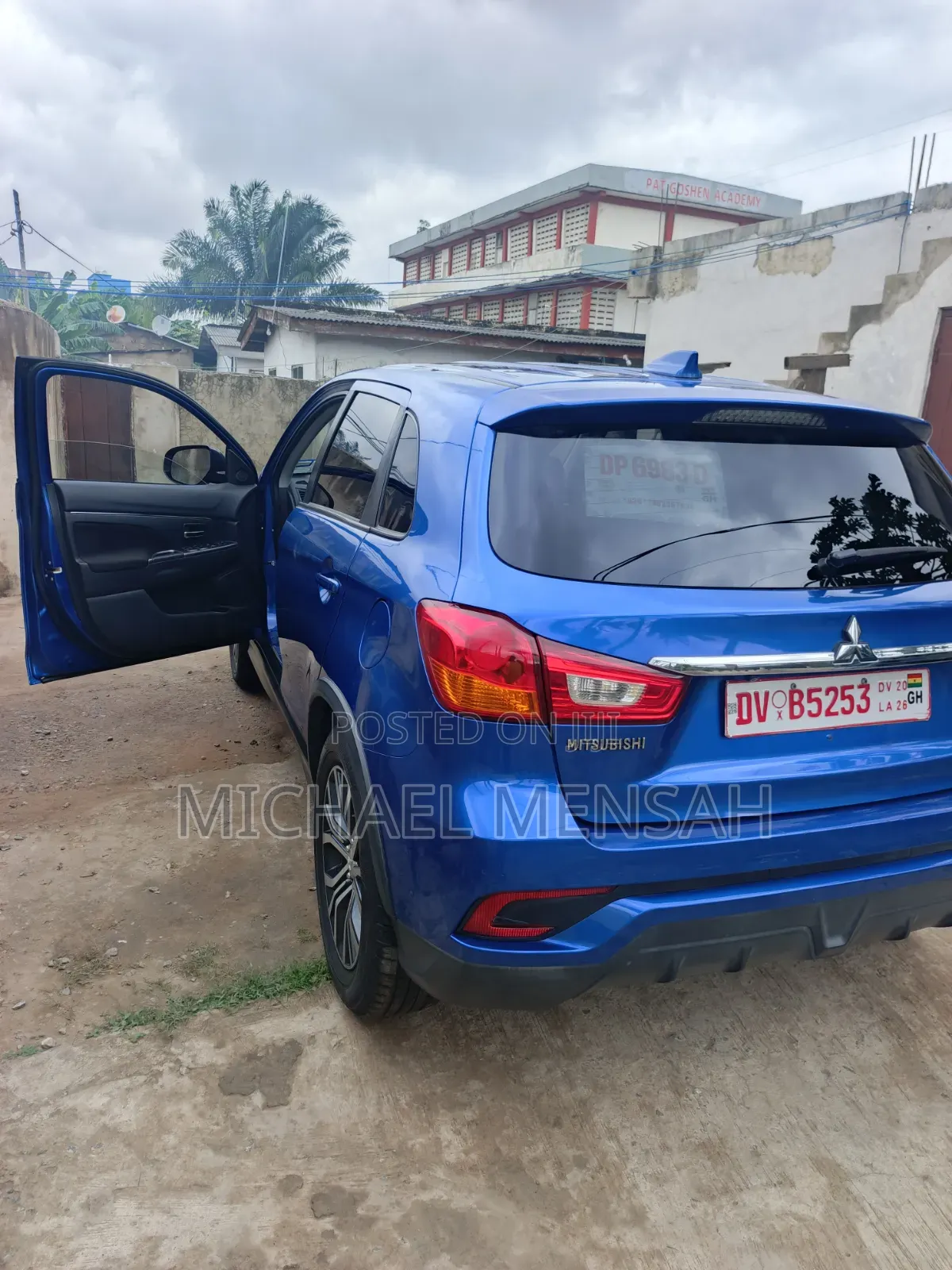 Mitsubishi Outlander 2018 Blue