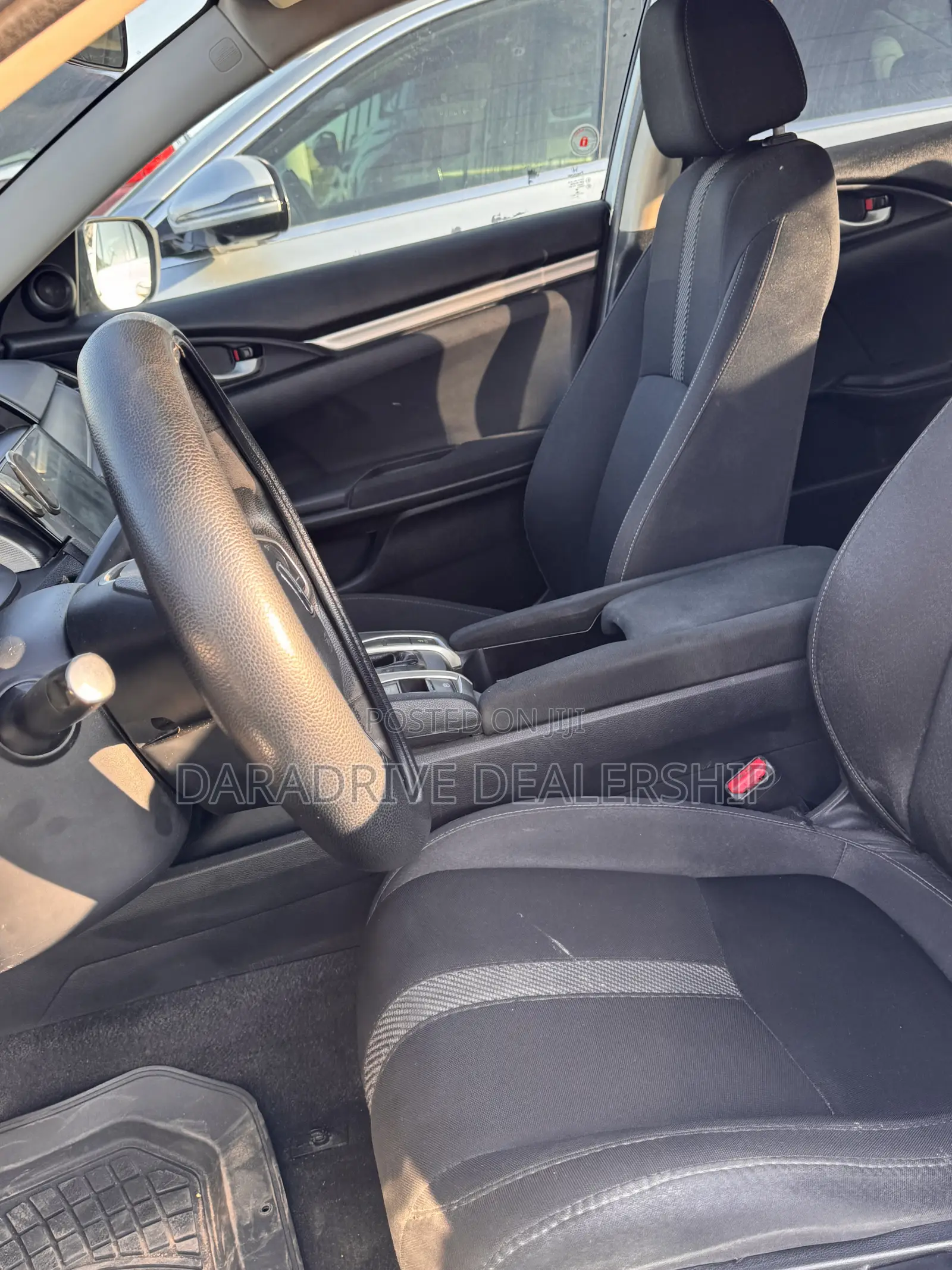 Honda Civic EX 4dr Hatchback (1.5L 4cyl) 2017 Silver