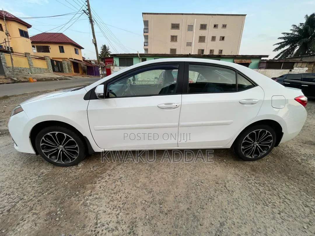 Toyota Corolla S Plus 4dr Sedan (1.8L 4cyl CVT) 2016 White