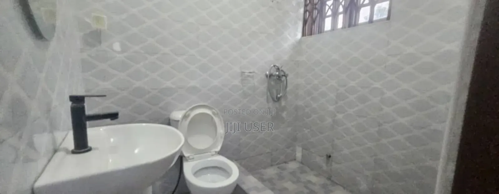 3bdrm Apartment in ....Close To Asap, Ablekuma for rent