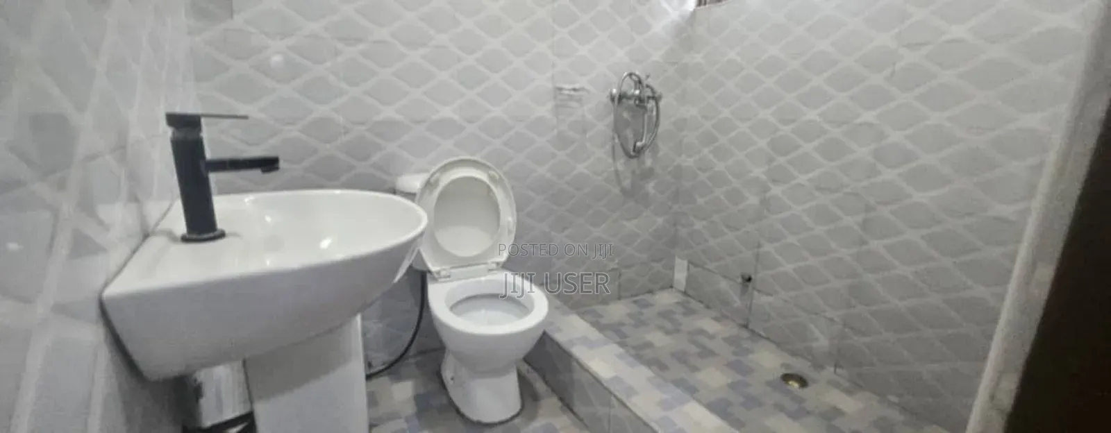 3bdrm Apartment in ....Close To Asap, Ablekuma for rent