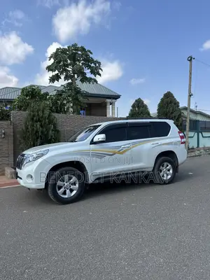 Toyota Land Cruiser Prado 2.7 2017 White