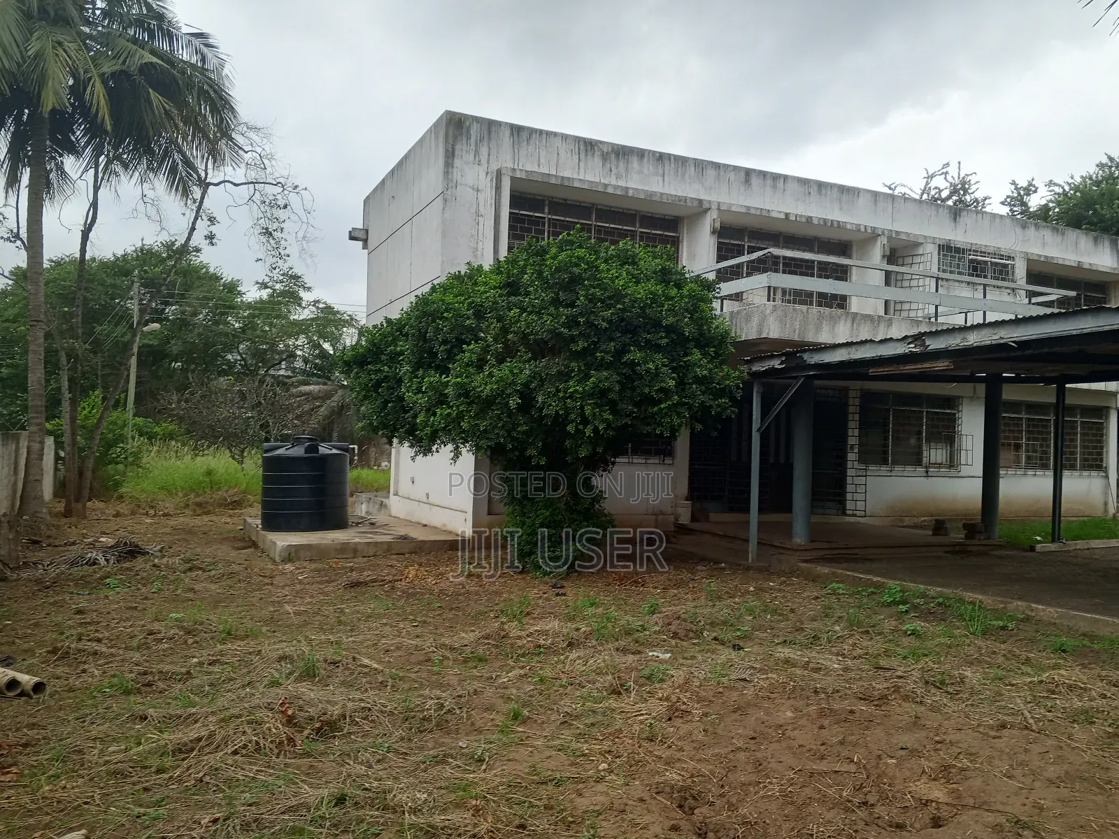 1bdrm Block of Flats in ...., Airport Residential Area for sale