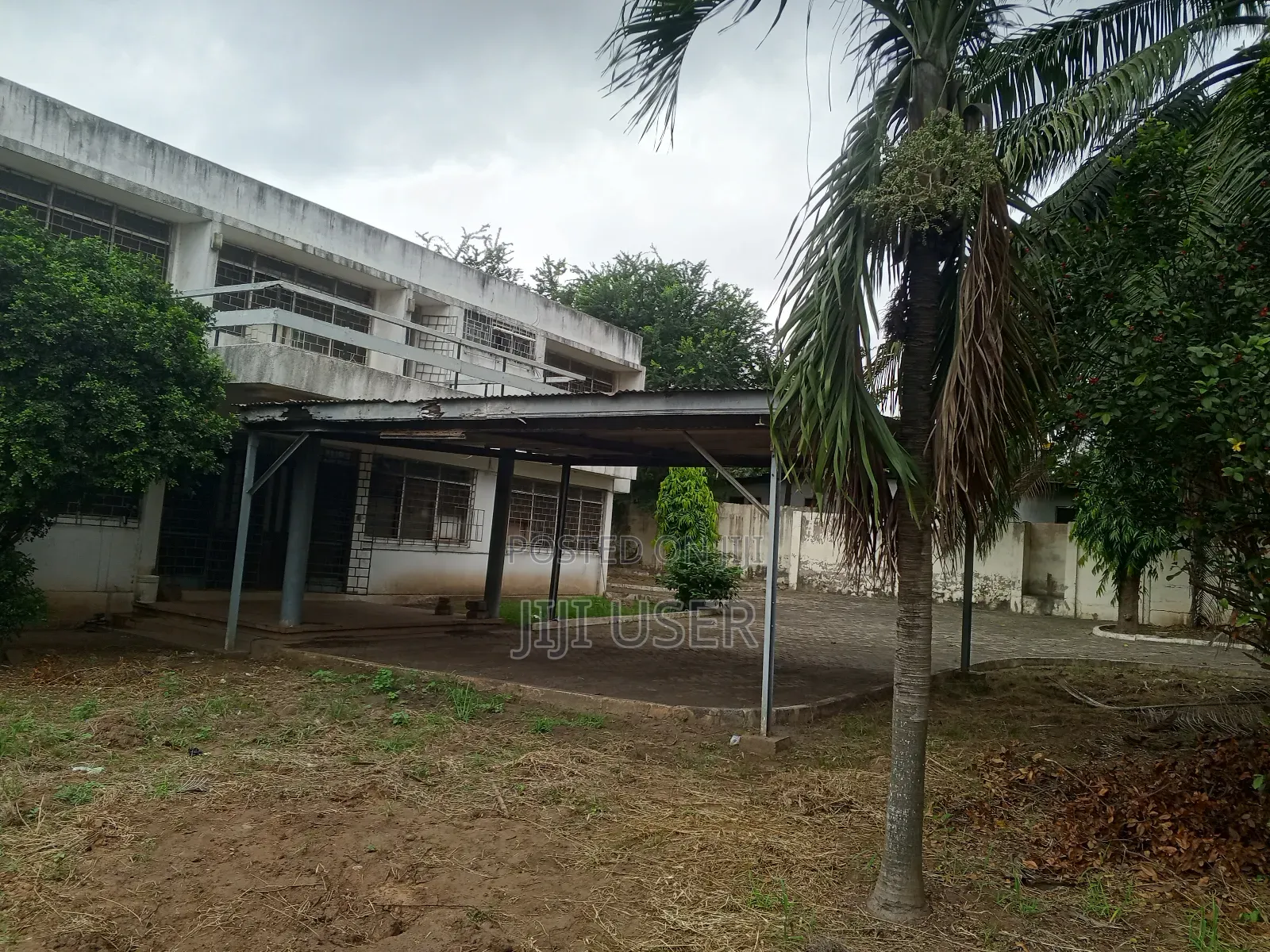 1bdrm Block of Flats in ...., Airport Residential Area for sale