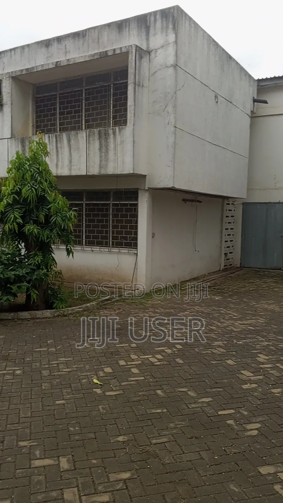 1bdrm Block of Flats in ...., Airport Residential Area for sale