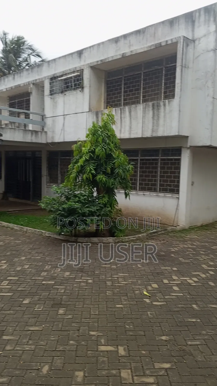 1bdrm Block of Flats in ...., Airport Residential Area for sale