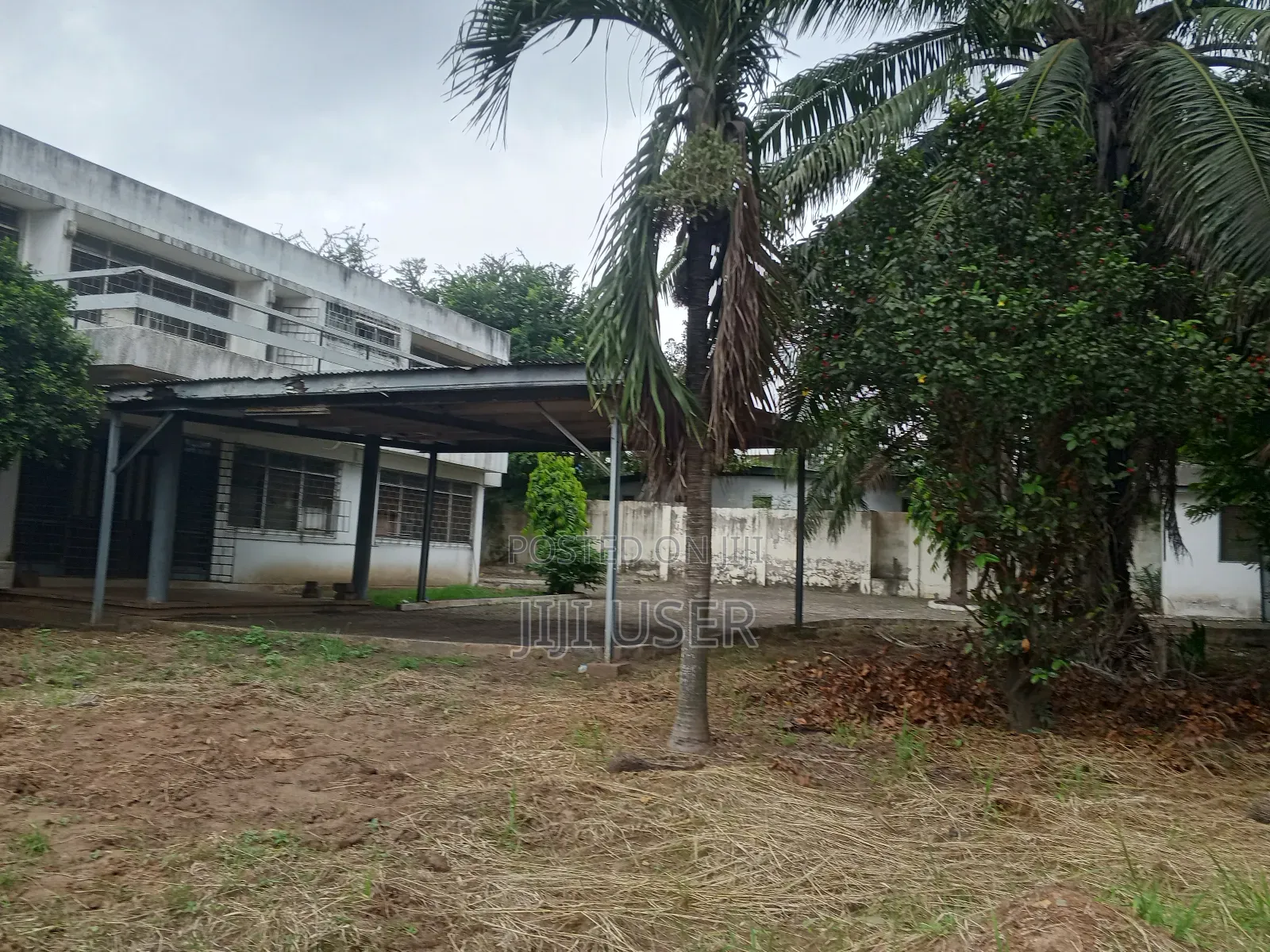 1bdrm Block of Flats in ...., Airport Residential Area for sale
